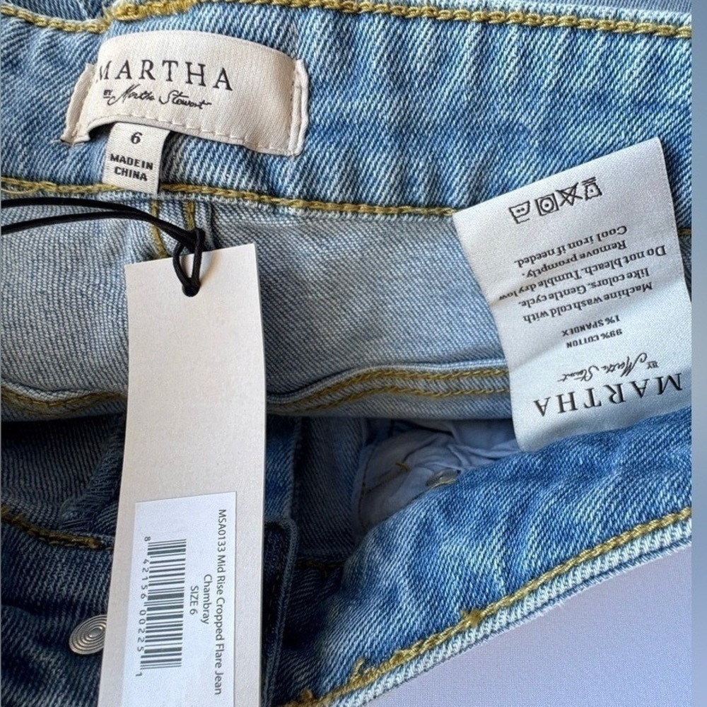 Martha Stewart Mid Rise Cropped Flare Jeans Chambray Blue MSA0133 Size 6 NEW - Picture 4 of 9
